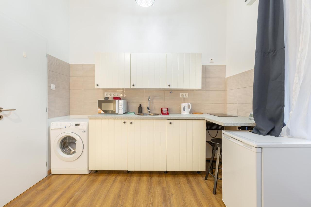 Nepszinhaz 16 Tiny Studios Boedapest Buitenkant foto