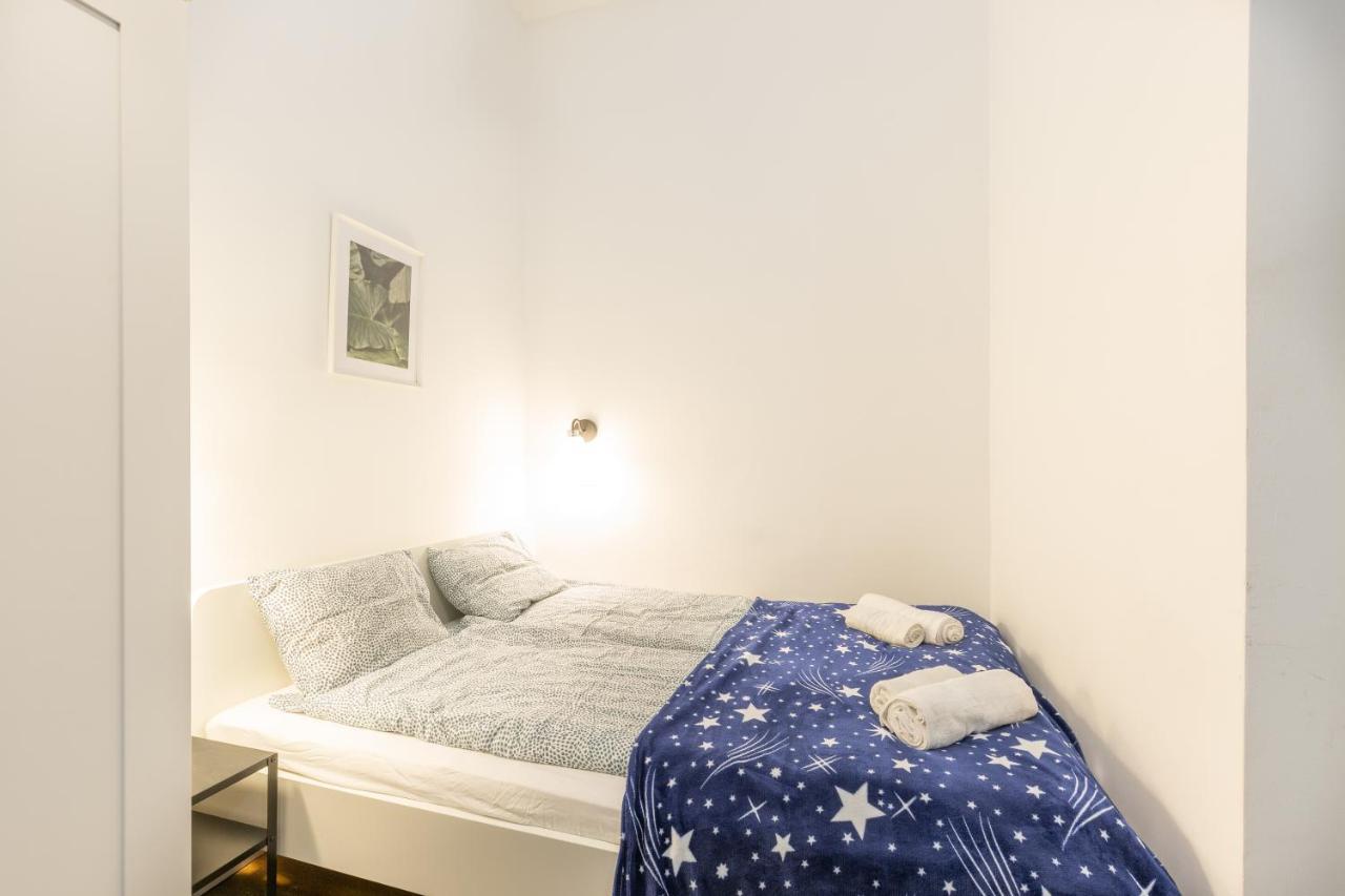 Nepszinhaz 16 Tiny Studios Boedapest Buitenkant foto