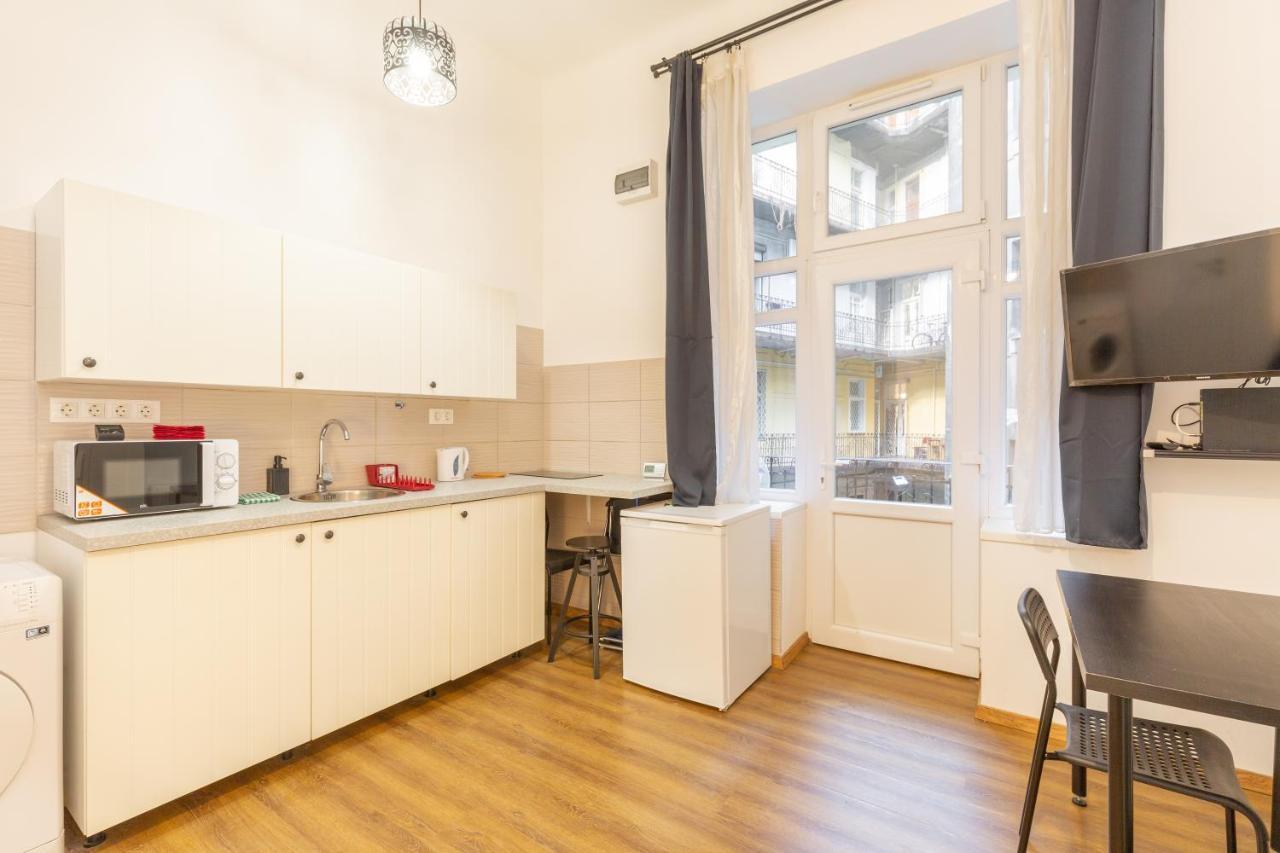 Nepszinhaz 16 Tiny Studios Boedapest Buitenkant foto